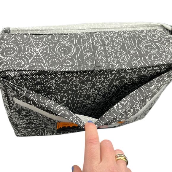 NEW Queen Skull & Bones Sheet Set Halloween Gothic Skeleton Bedding - Picture 3 of 4